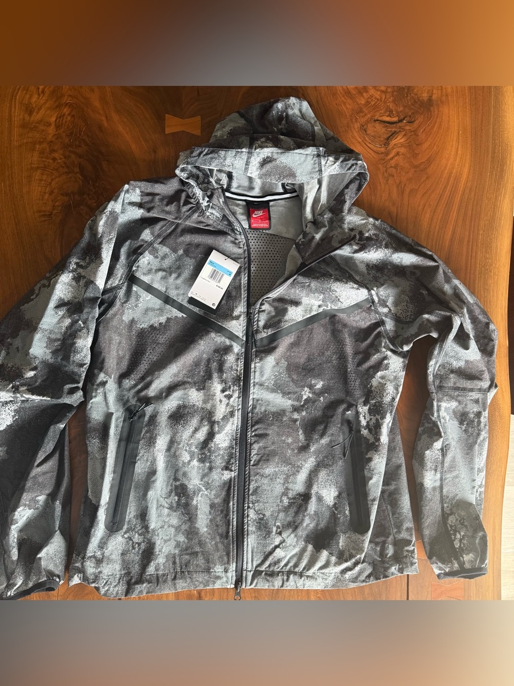 Nike Men’s Gray Camo Hooded Performance Jacket